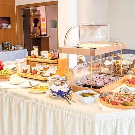 酒店 Schweizerhof 3*